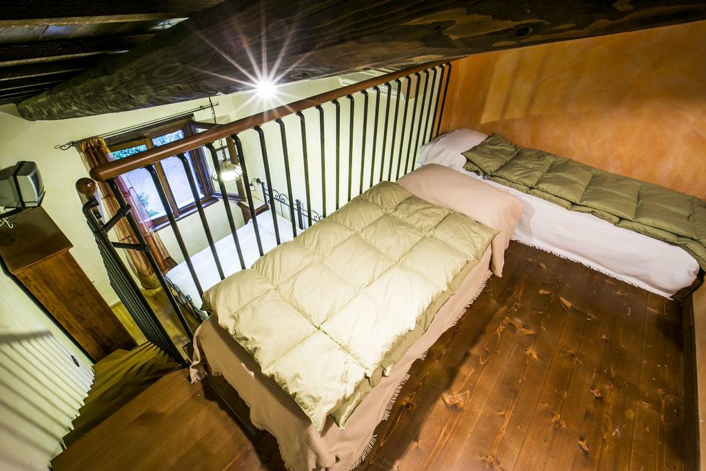 לינה וארוחת בוקר פינטו Agriturismo Col Morino מראה חיצוני תמונה