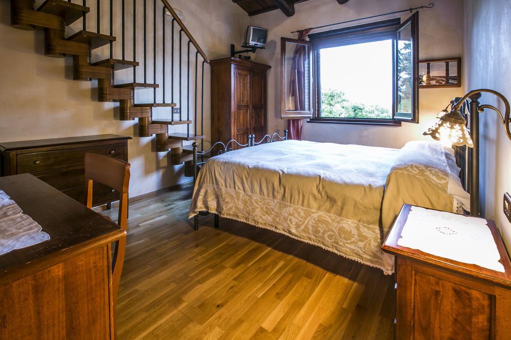 לינה וארוחת בוקר פינטו Agriturismo Col Morino מראה חיצוני תמונה