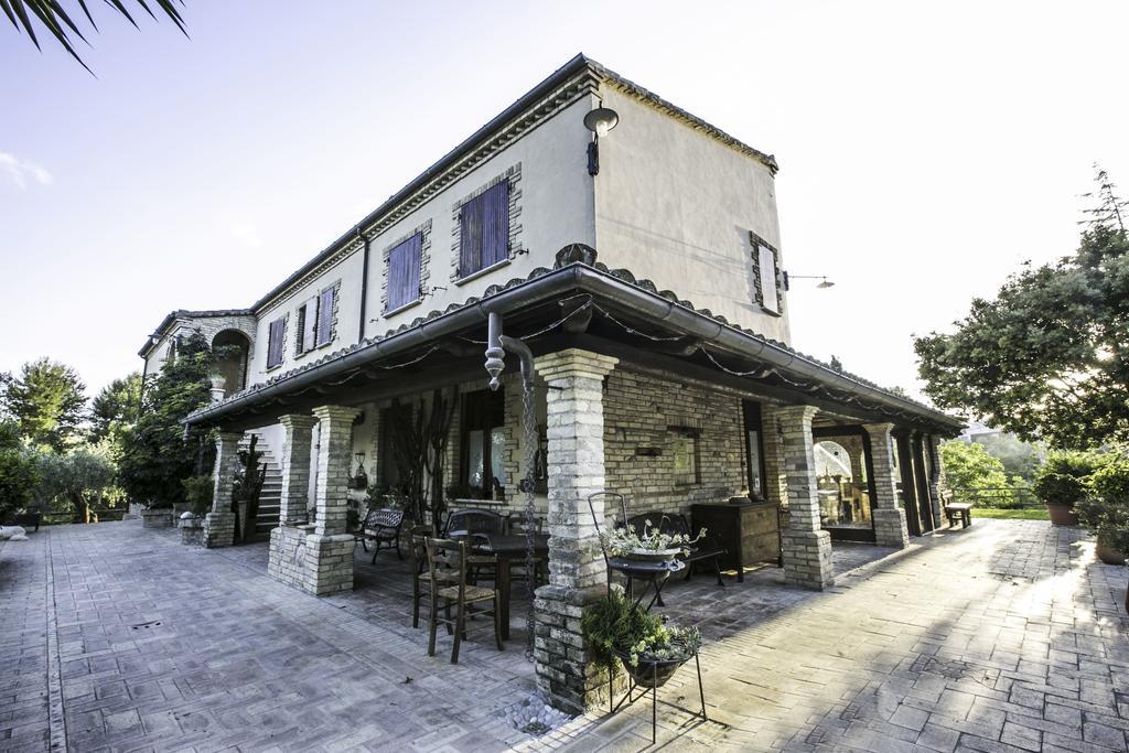 לינה וארוחת בוקר פינטו Agriturismo Col Morino מראה חיצוני תמונה